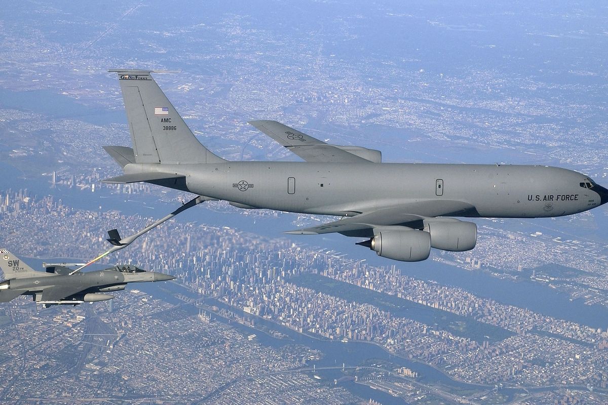 Pesawat Militer AS Tiba